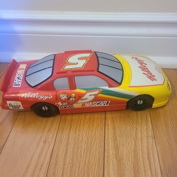NASCAR Sasco Matchbox Storage Race Car‎ #5 Terry Labonte Monte Carlo - Picture 3 of 11